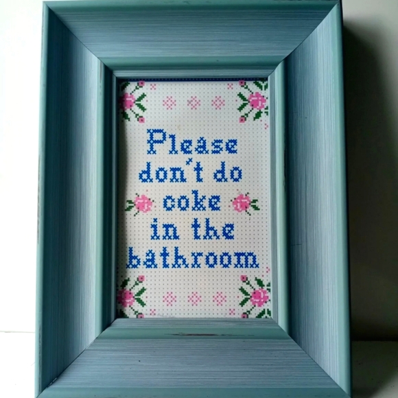 Hot Topic Other - 🧻 Don't Do C@ke In The Bathroom Restroom Washroom